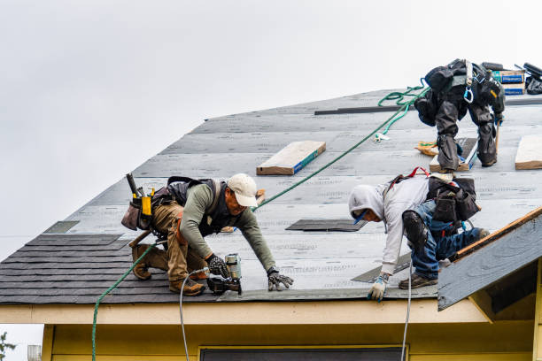 Professional Gutter Installation technician working in Saint Johns, FL